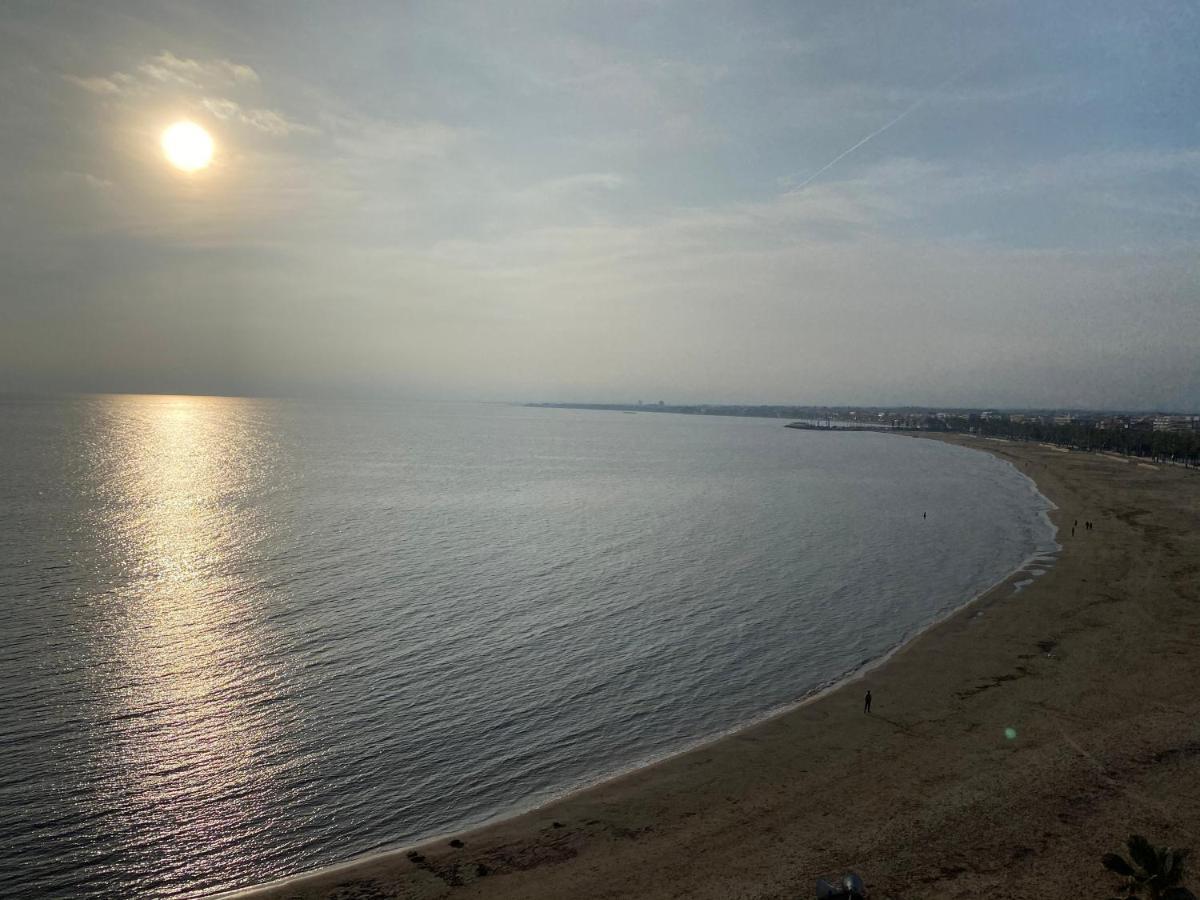 Appartement Spacieux, Front De Mer, Vue Splendide Salou Bagian luar foto